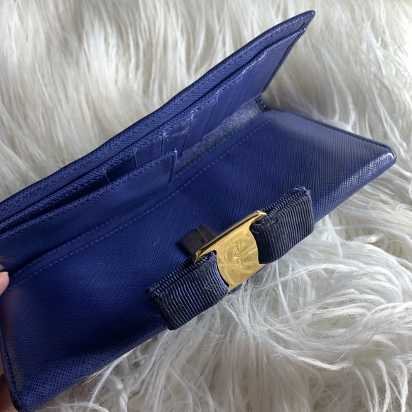 Salvatore Ferragamo leather bifold wallet - Picture 5 of 16